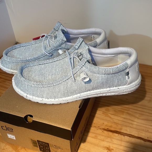 Men’s size 10 Hey Dudes new with box - Picture 2 of 3